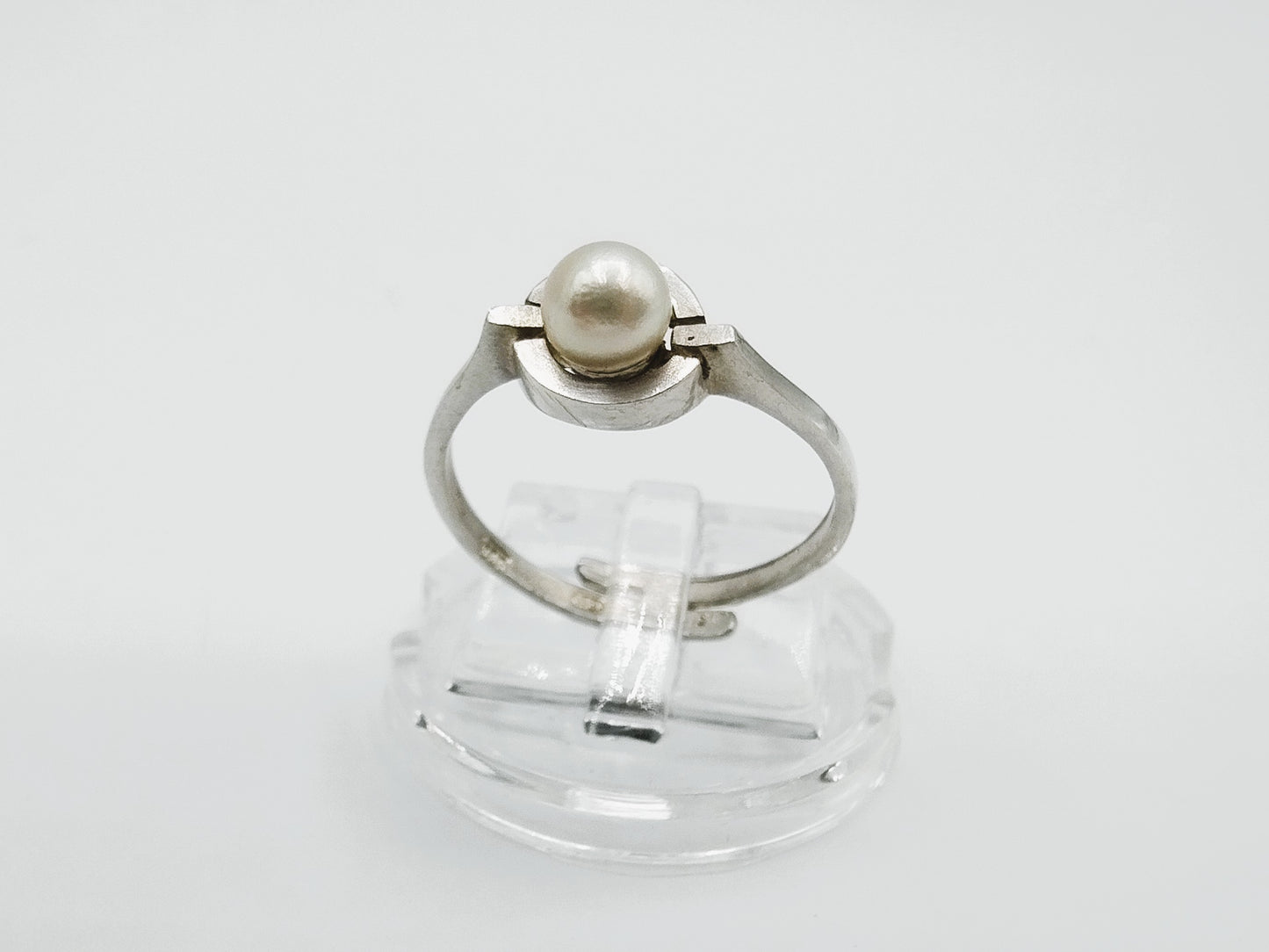 Zilveren ring met parel, 18 mm