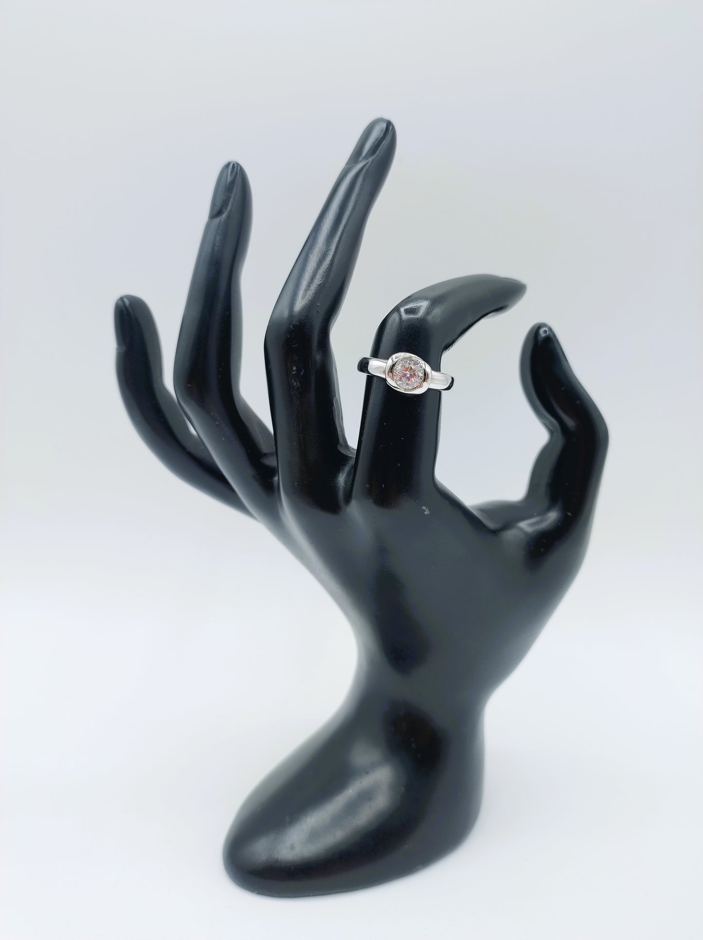 Zilveren ring met grote zirkonia, 17 mm
