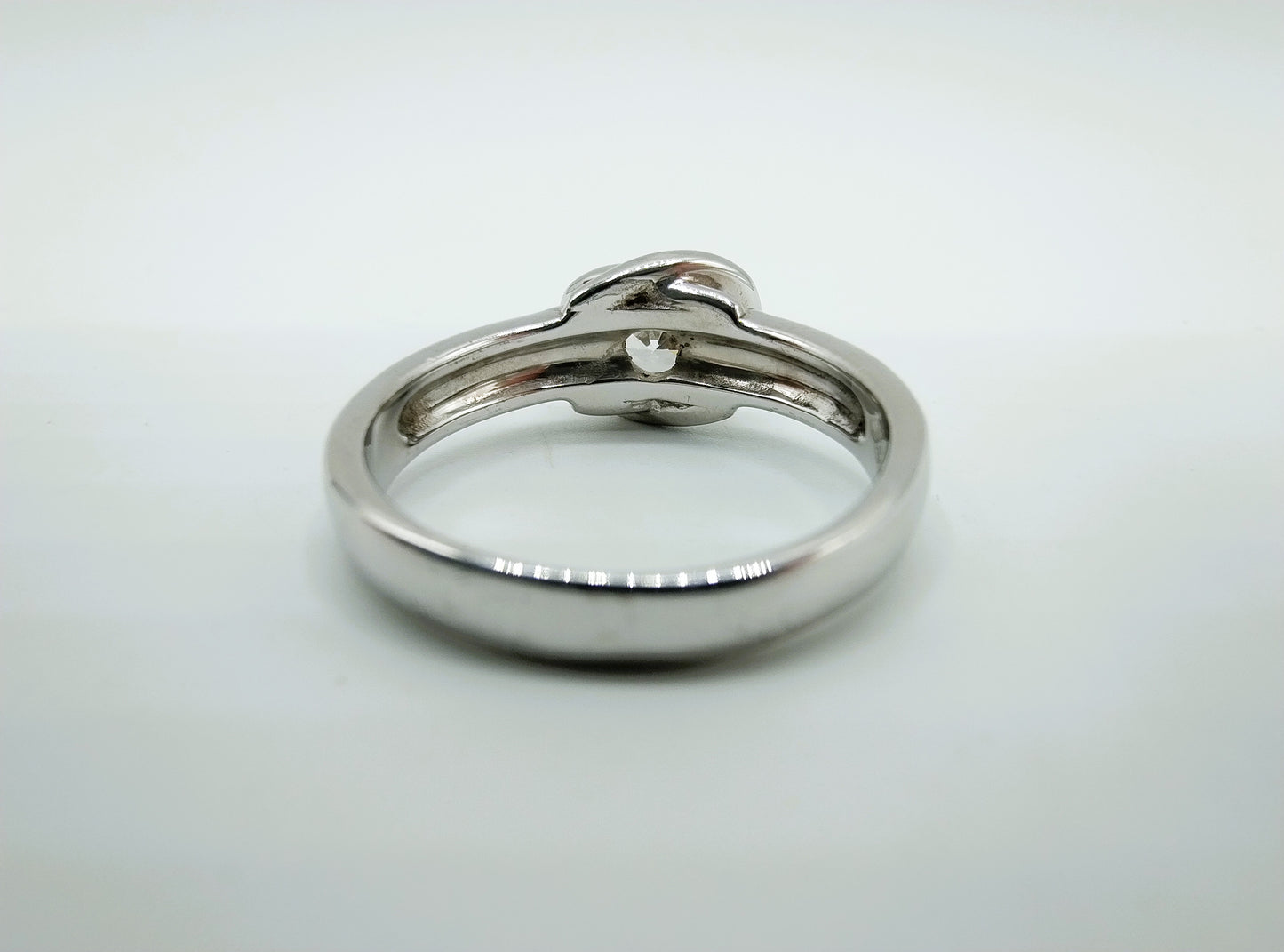 Zilveren ring met grote zirkonia, 17 mm