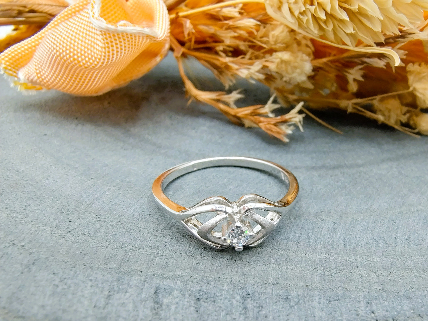 Zilveren ring met zirkonia, 17 mm