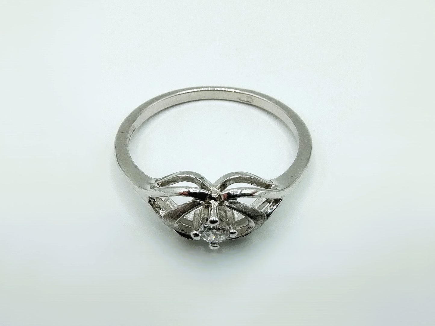 Zilveren ring met zirkonia, 17 mm