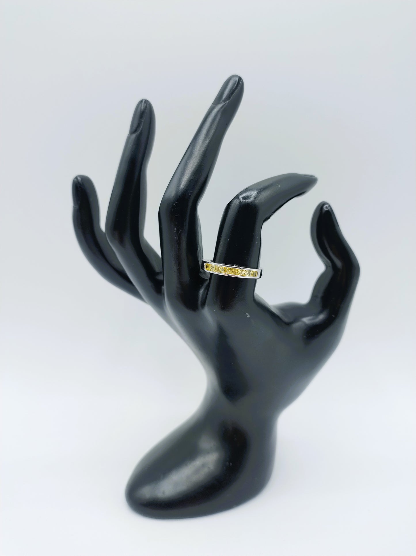 Zilveren Luxenter ring met gele stenen, 19 mm