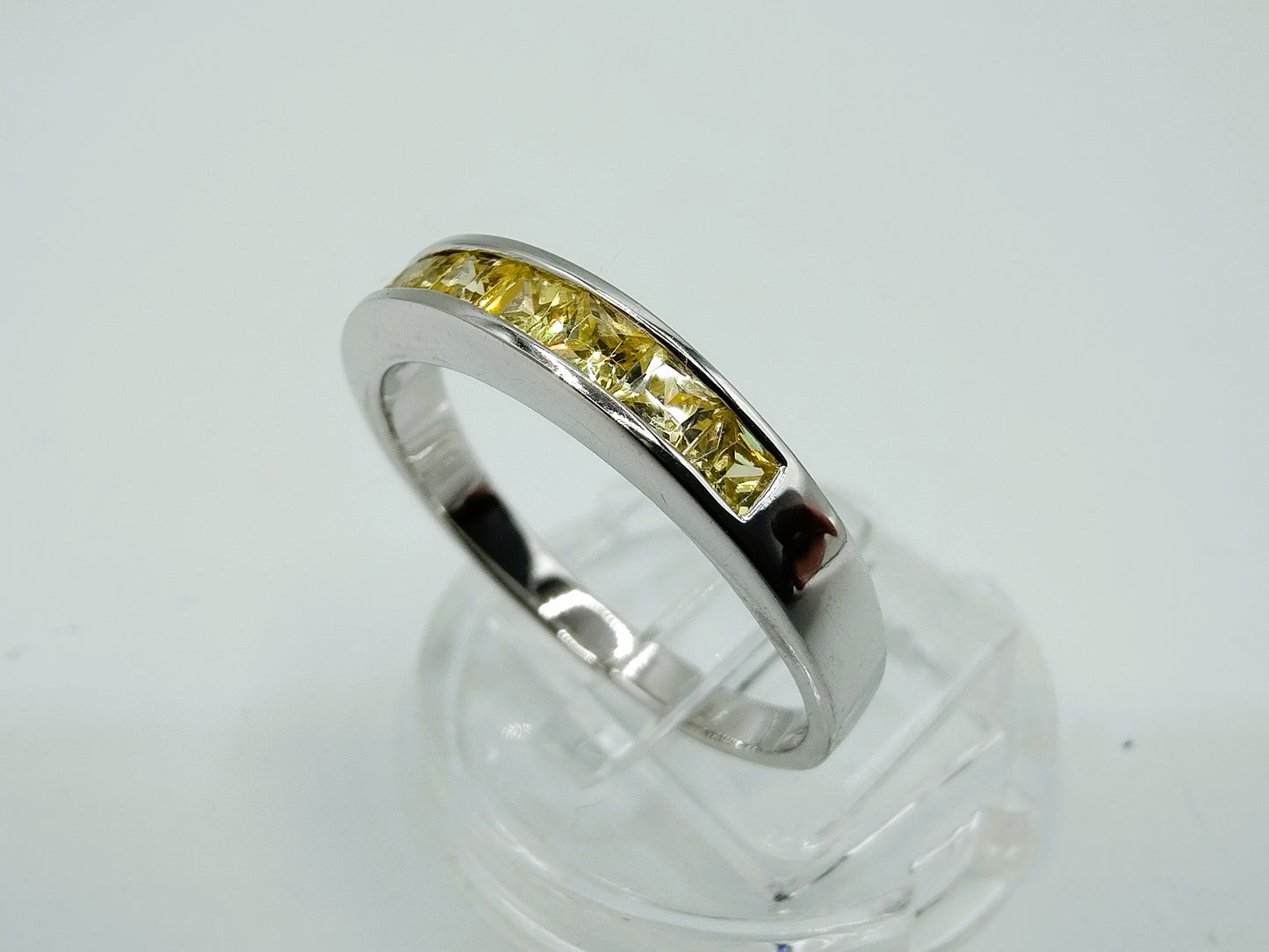Zilveren Luxenter ring met gele stenen, 19 mm