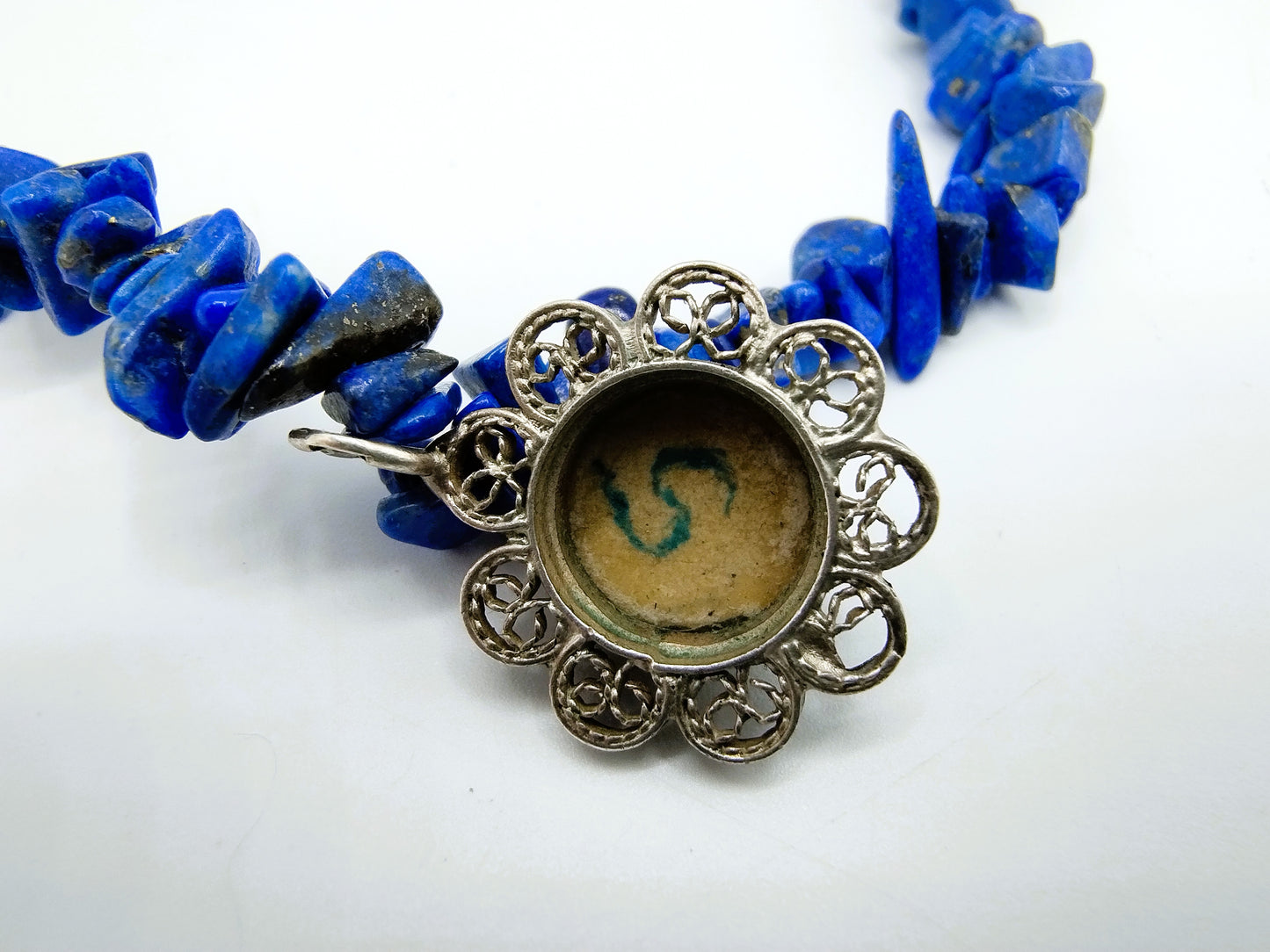 Lapis lazuli necklace with silver Delft blue pendant and clasp, 43.5 cm