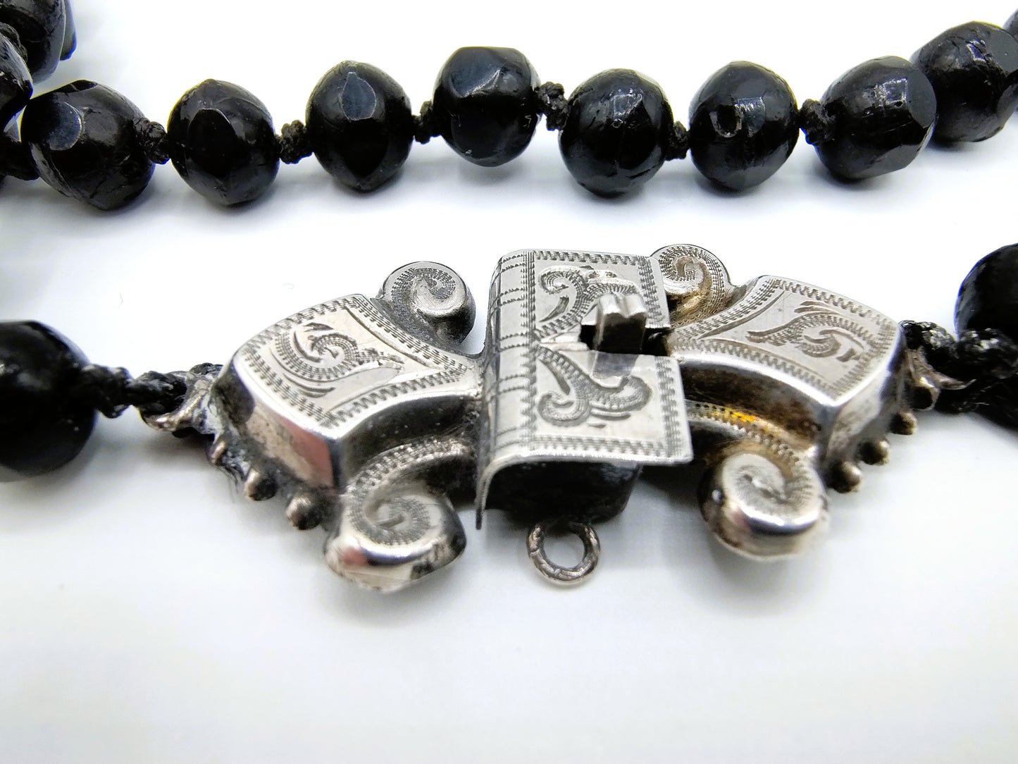 Gitten necklace with silver Bible clasp, 87 cm