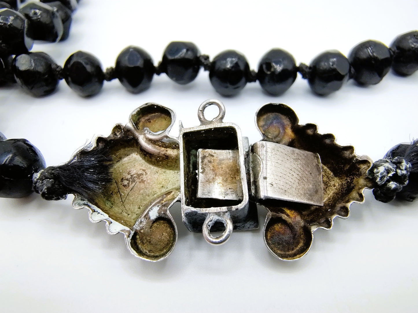 Gitten necklace with silver Bible clasp, 87 cm