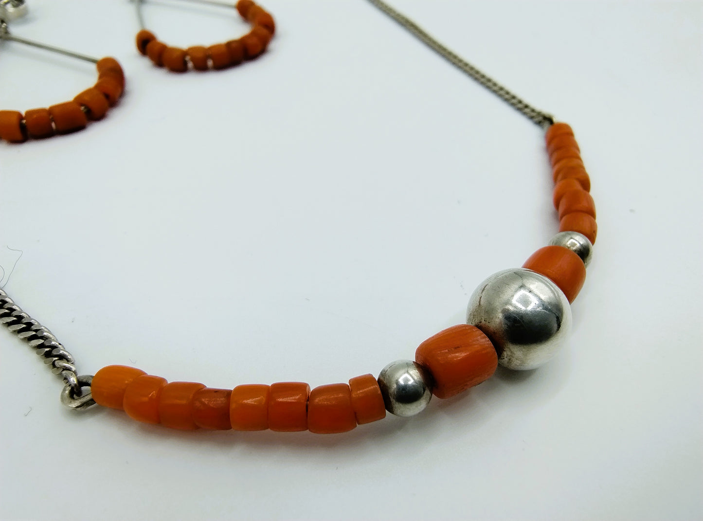 Zilveren ketting en oorbellen met bloedkoraal, 42 cm