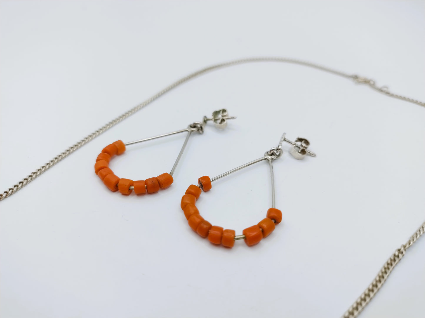 Zilveren ketting en oorbellen met bloedkoraal, 42 cm