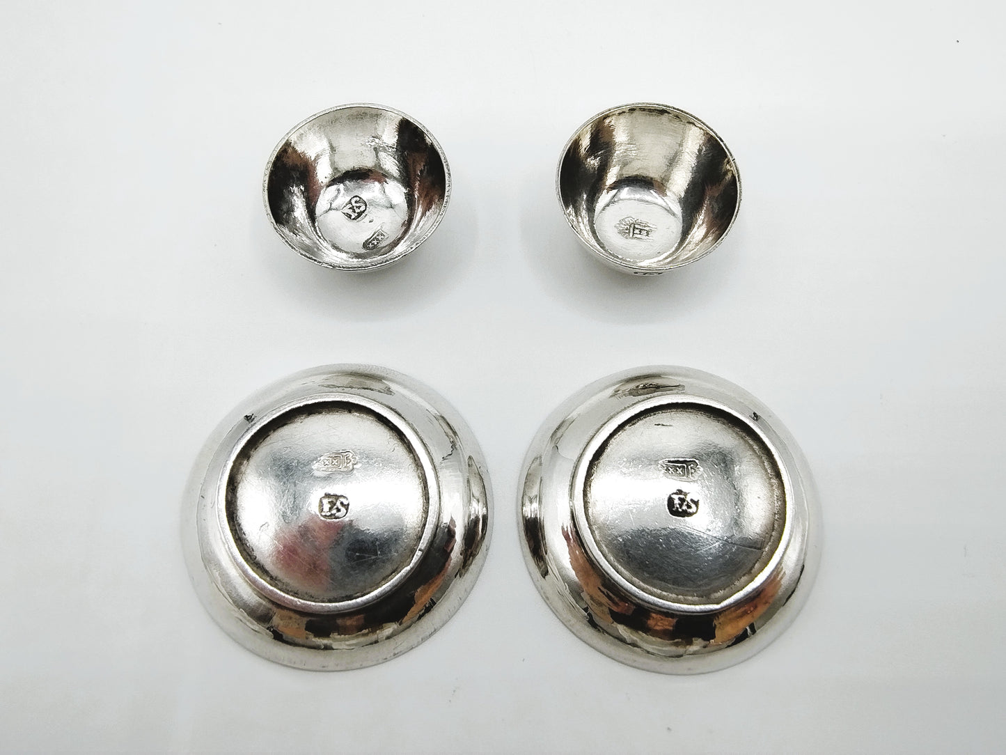 Silver plate and bowl, F. van Strant I, Amsterdam, ca. 1720, 3 available in total