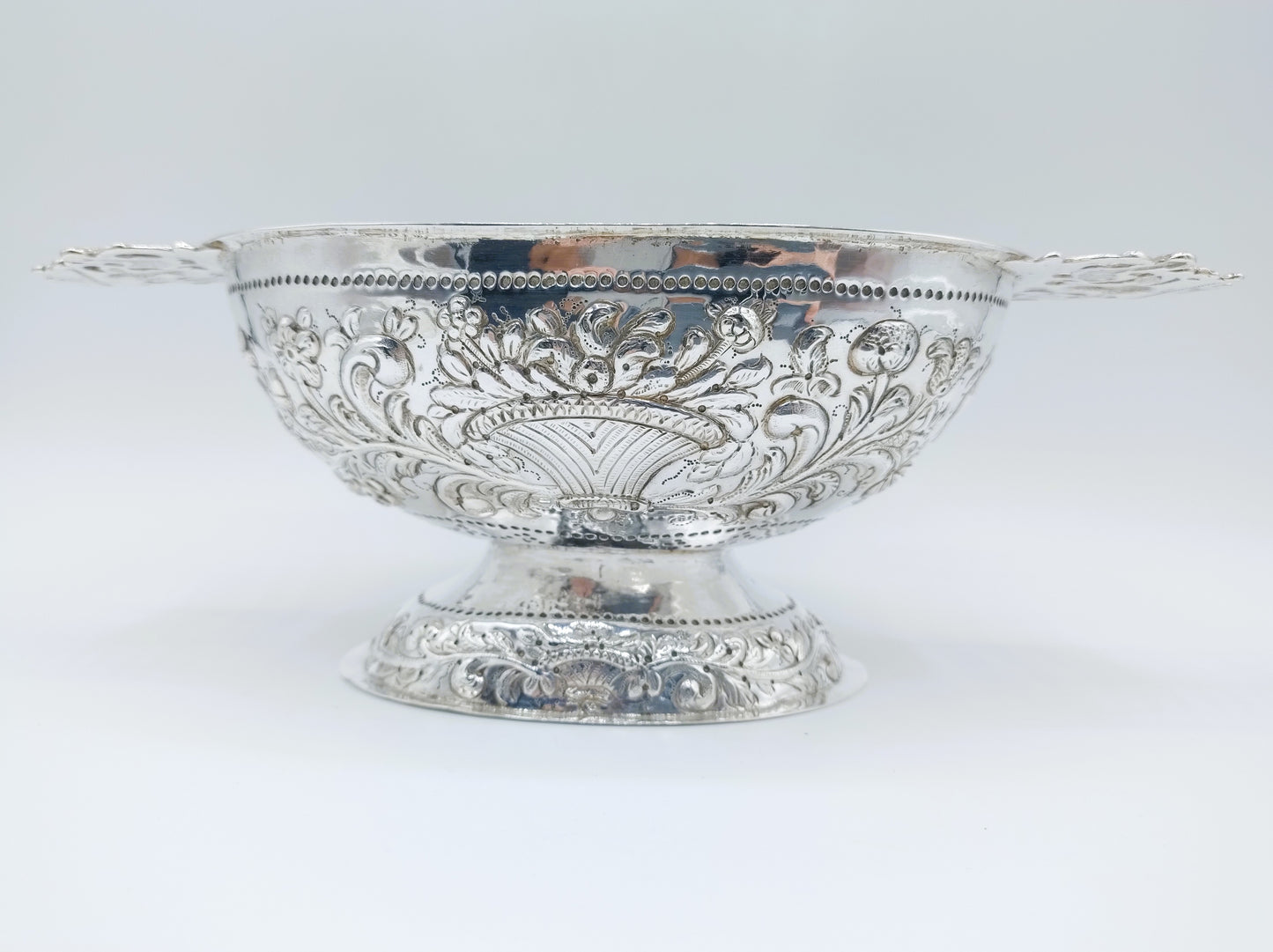 Friese zilveren brandewijnkom, ca. 1780