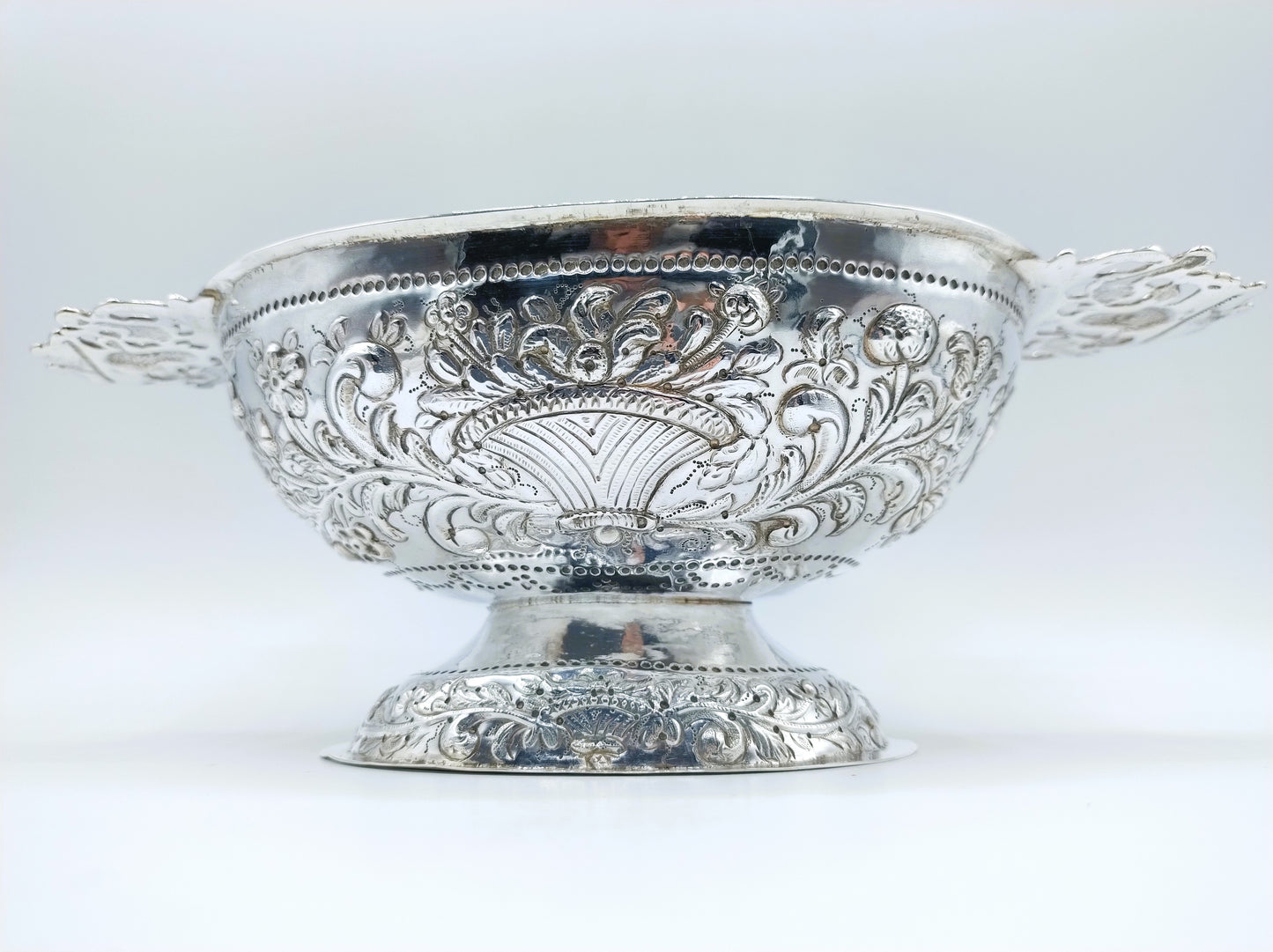 Friese zilveren brandewijnkom, ca. 1780