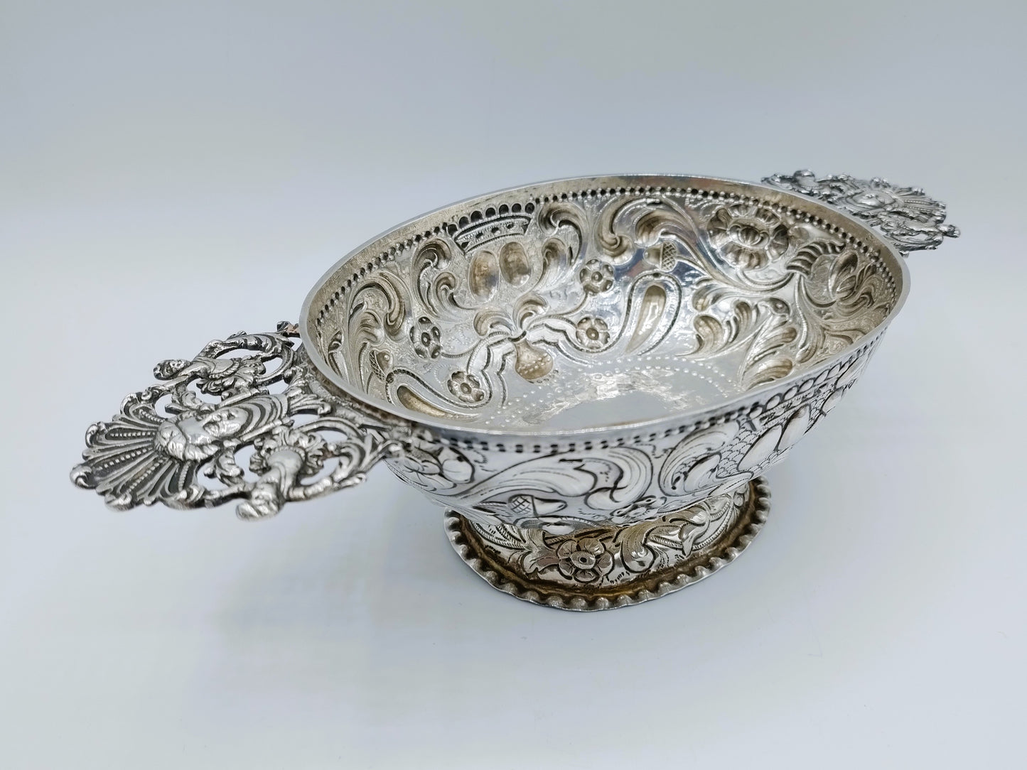 Zilveren brandewijnkom W.C. Schreuder, Sneek, 1730