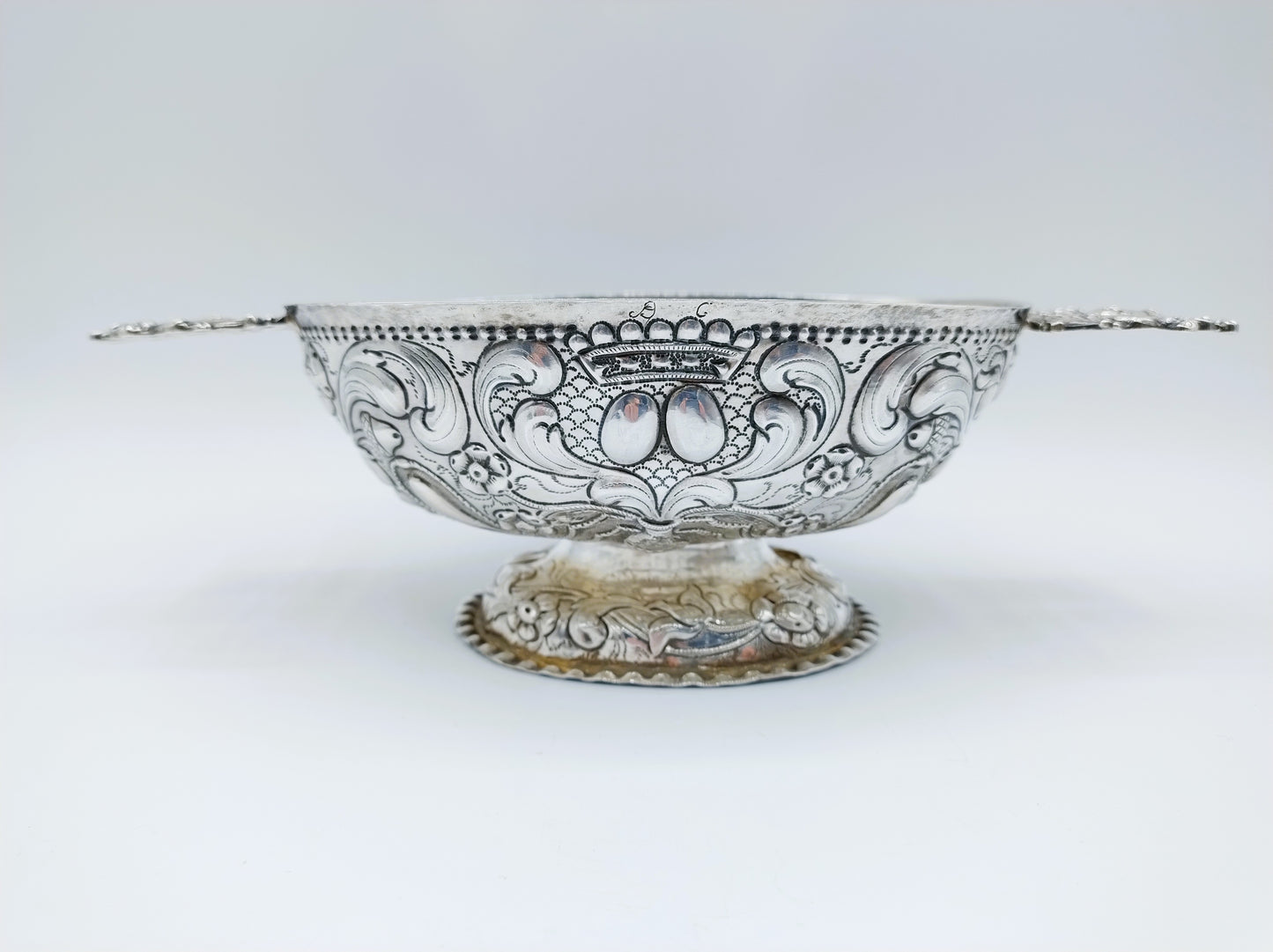 Zilveren brandewijnkom W.C. Schreuder, Sneek, 1730