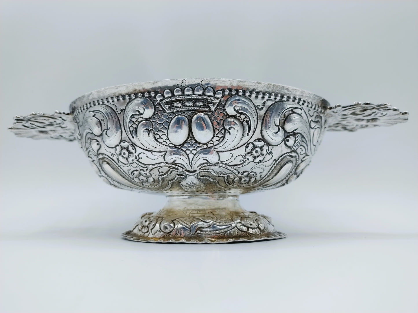 Zilveren brandewijnkom W.C. Schreuder, Sneek, 1730