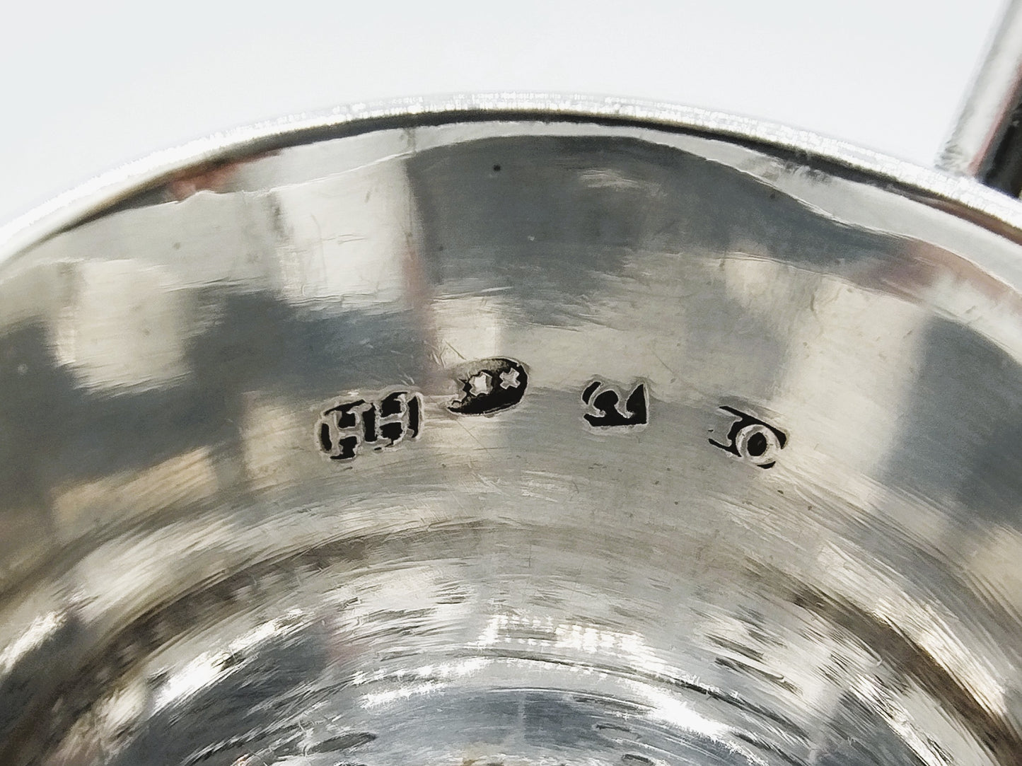Zilveren theezeefje met ebbenhouten steel, H. Heuvel, Amsterdam, 1808