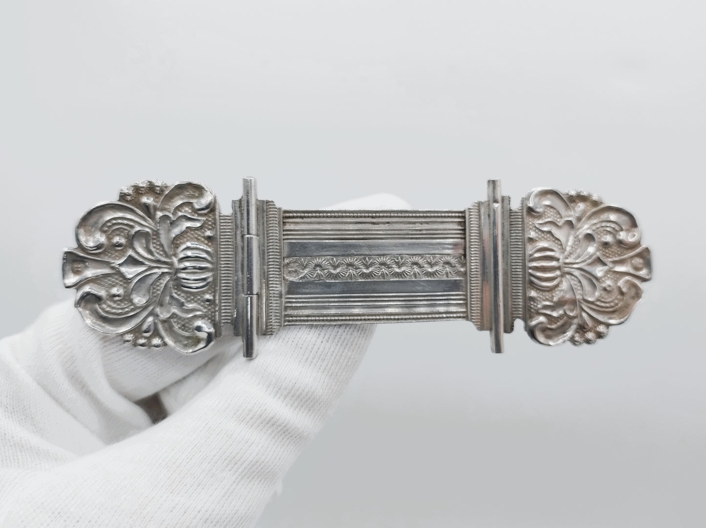 Zilveren bijbelslot broche, J. Kooiman, Schoonhoven, 1866