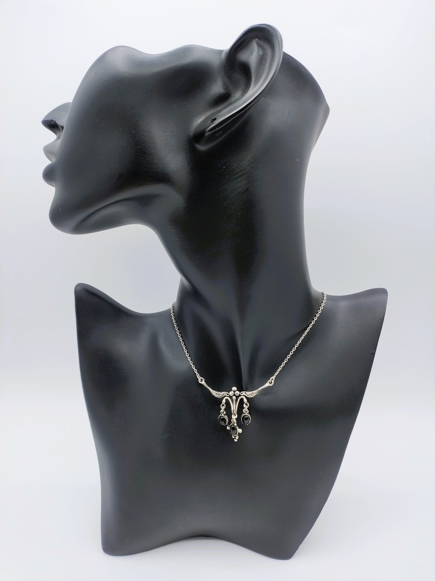 Silberkette mit Onyx-Anhänger, 42 cm