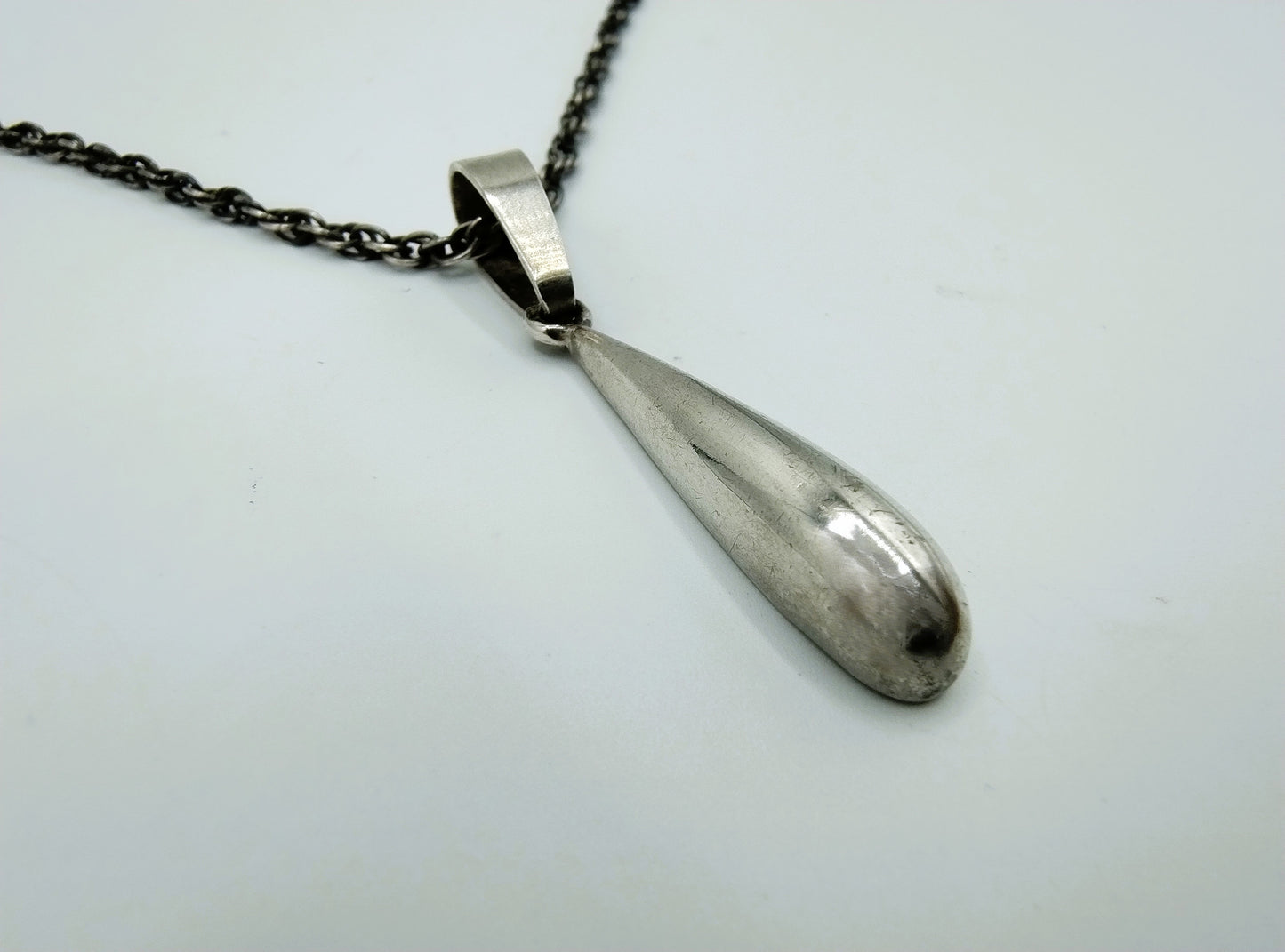 Silberkette mit Tropfenanhänger, 46,5 cm