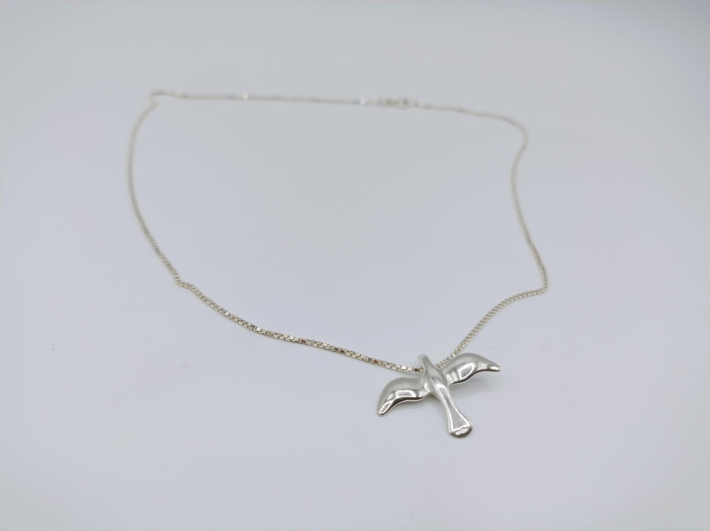 Silberkette mit Vogelanhänger, 45,5 cm
