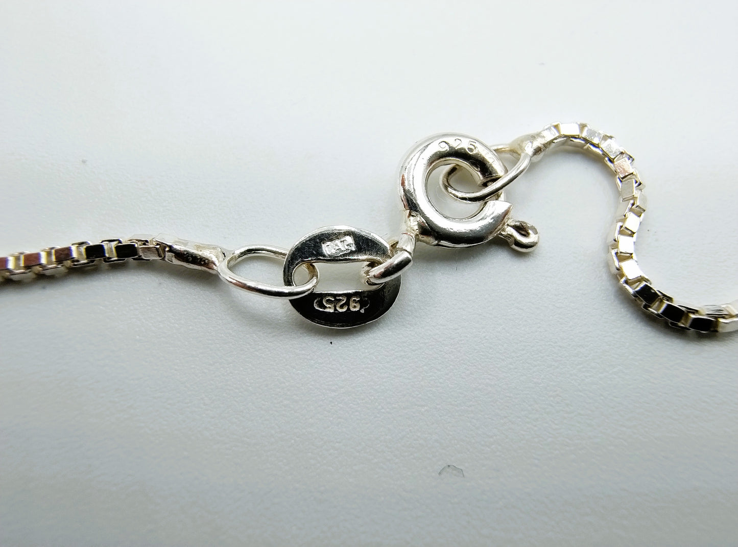 Silberkette mit Vogelanhänger, 45,5 cm