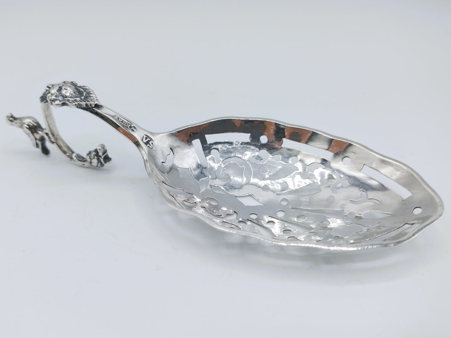 Zilveren suikerstrooilepel, J.V. Schmidt, Amsterdam, 1793