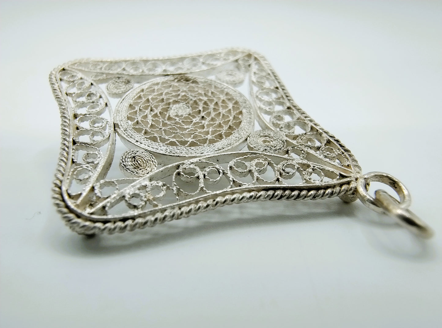 Silver filigree pendant