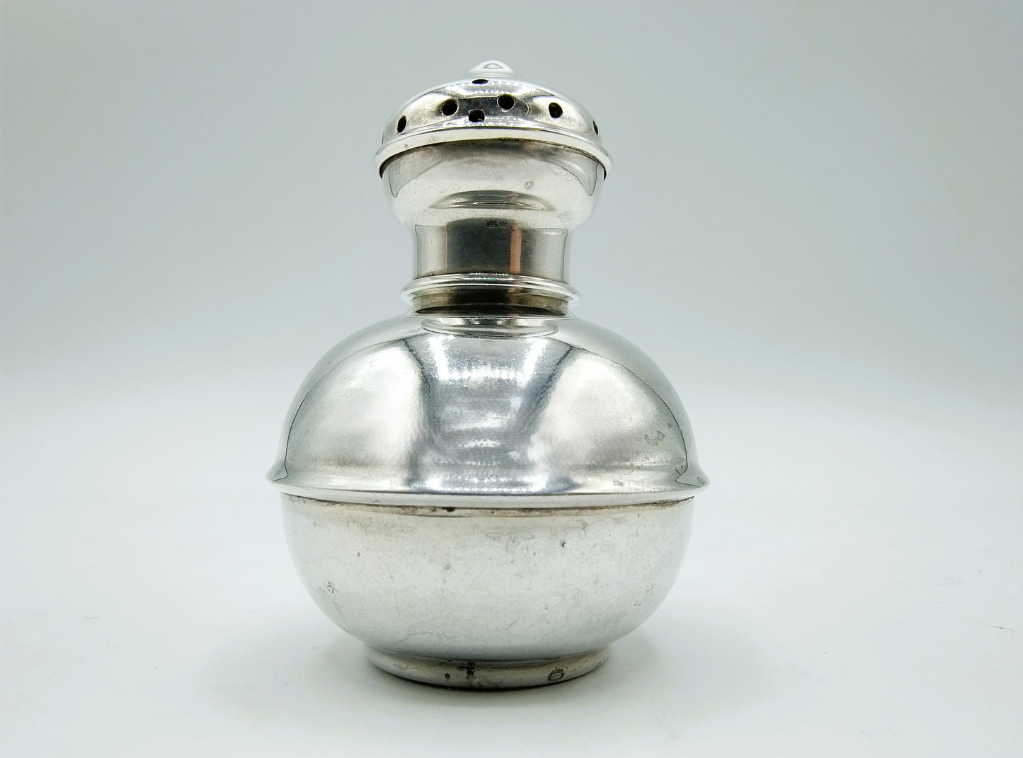 Silberner Streuer, E. Barnard & Sons Ltd, London, 1912