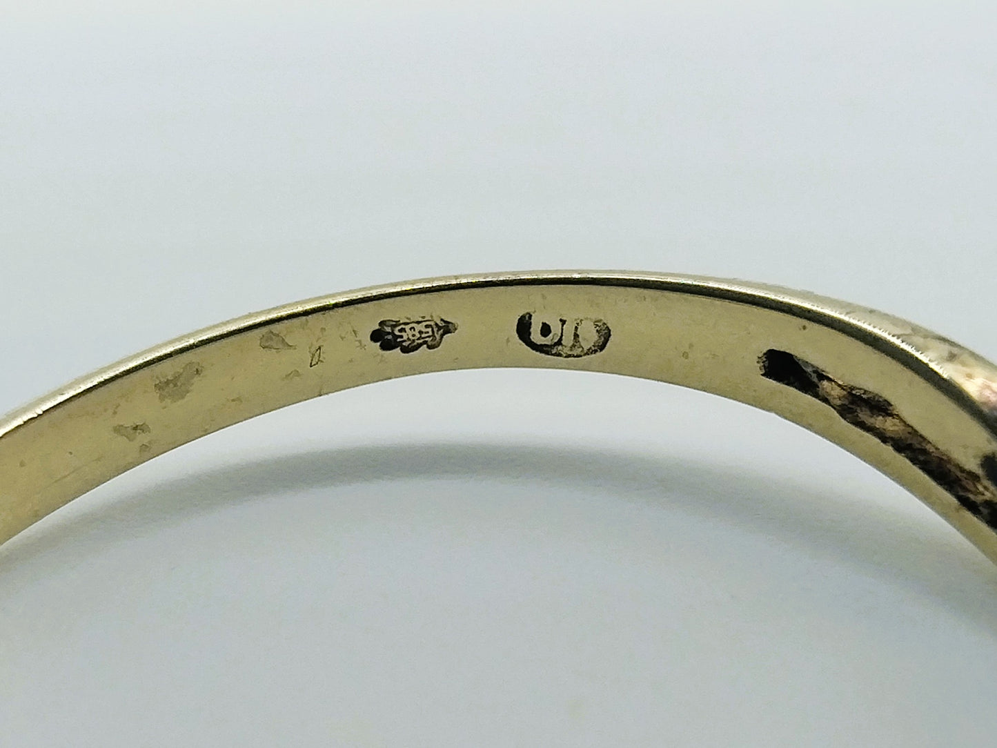 Gouden ring met diamant, 0,03 ct, 17.75 mm