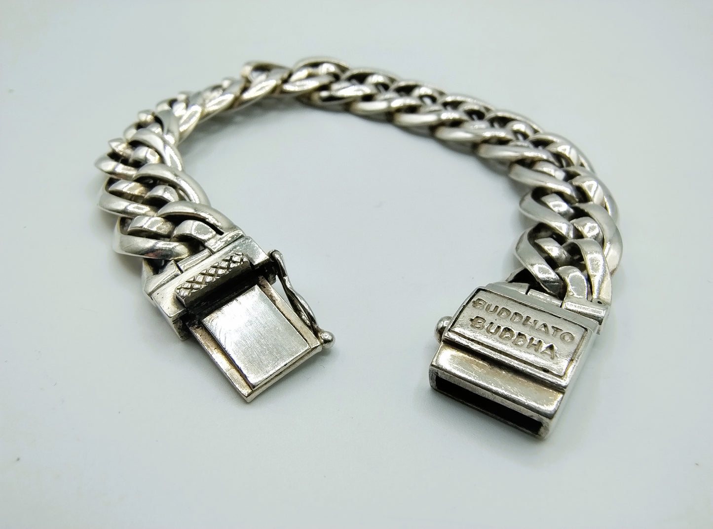 Silver bracelet, buddha to buddha, 17.5 cm.