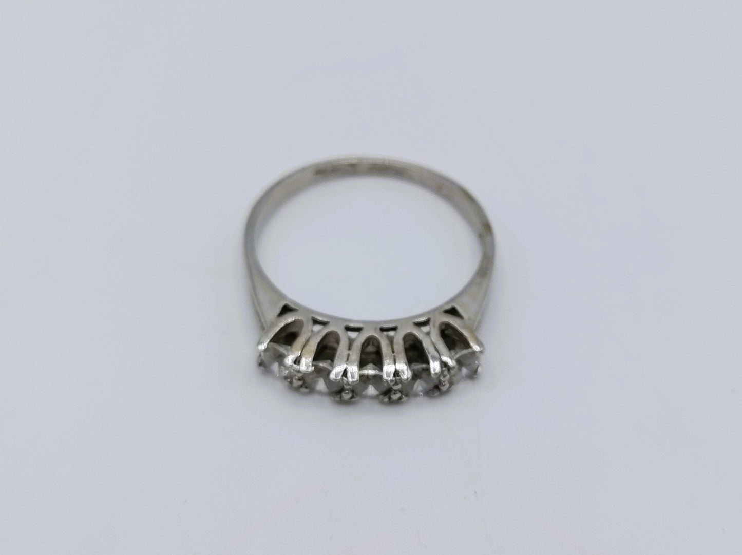 Zilveren ring met zirkonia, 17 mm