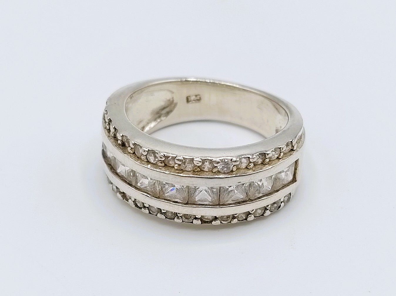 Silver ring set with zirconia, 17 mm