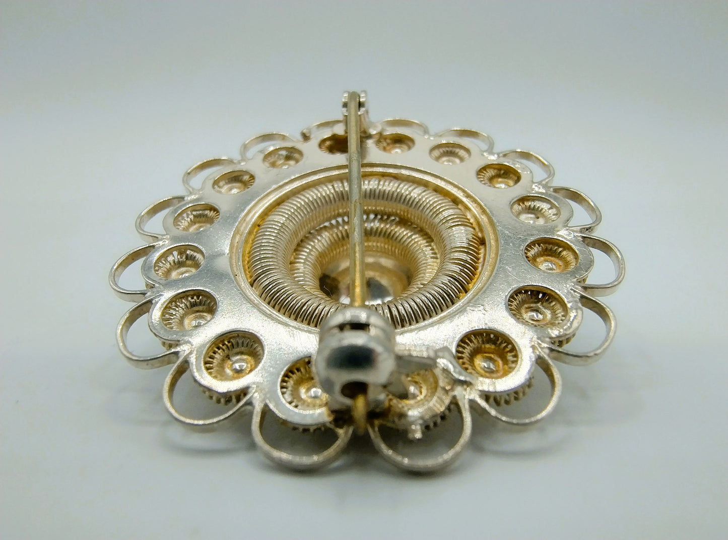 Silver Zeeland button brooch