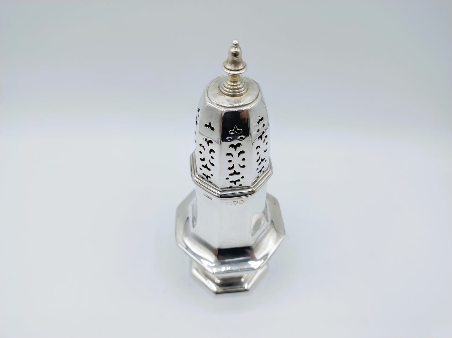 Silver sugar sifter, Stokes & Ireland Ltd, Chester, 1909
