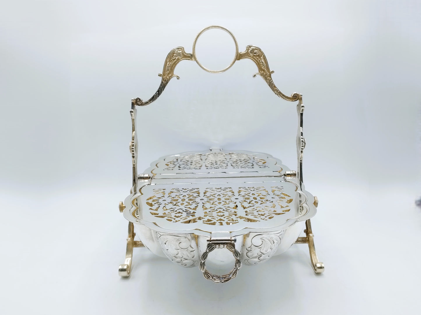 Victorian silver-plated biscuit barrel, Sheffield, circa 1880