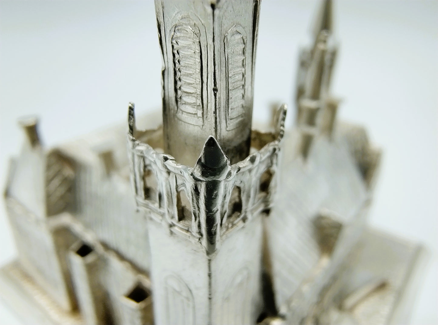 Zilveren miniatuur vredespaleis den Haag, Y.T. van Erp, Leeuwarden, 1913