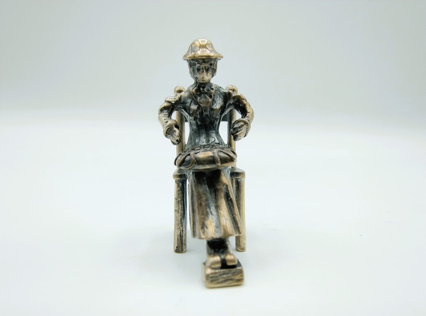 Zilveren miniatuur kantklosser, Amsterdam, ca. 1980