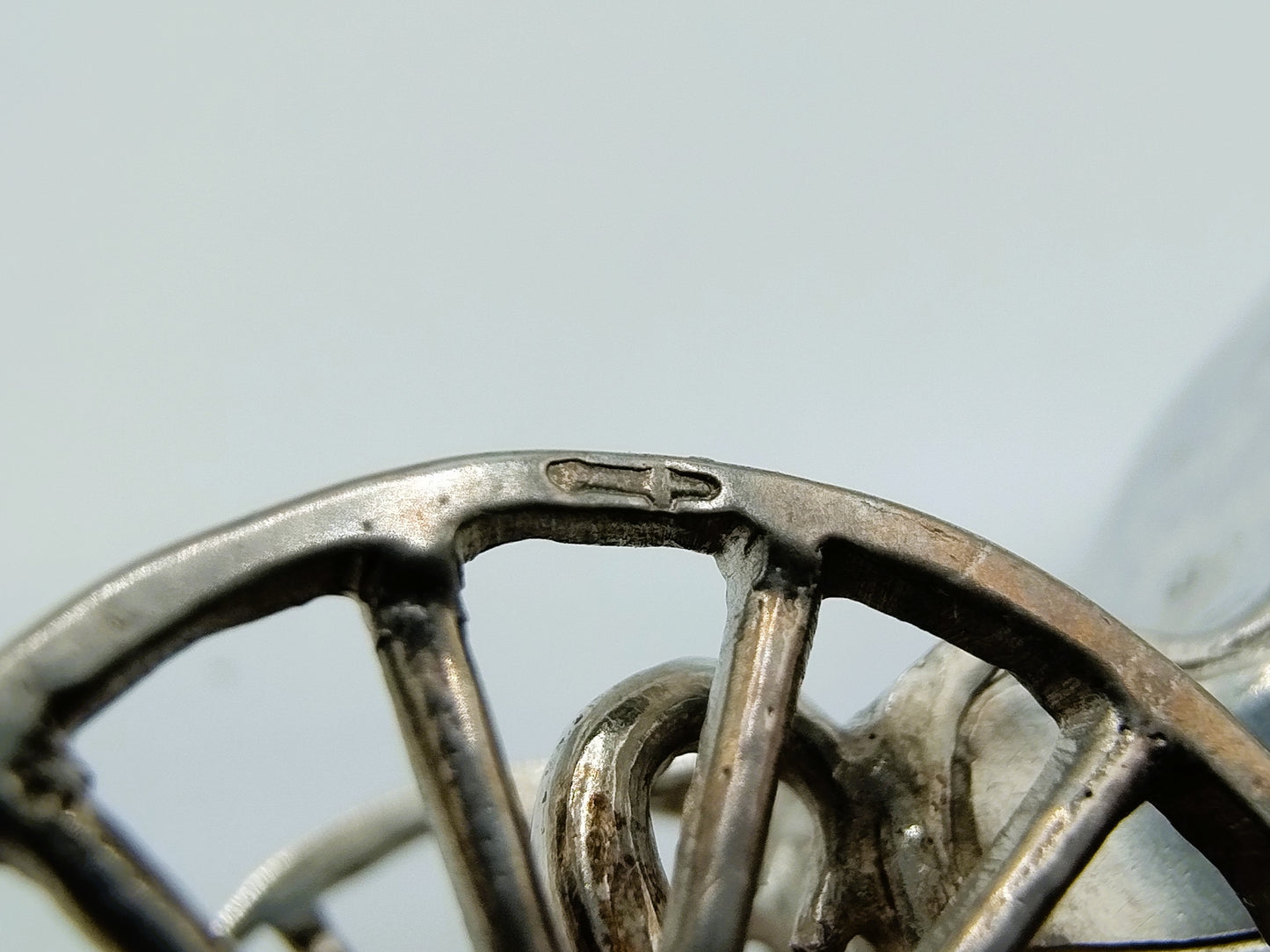 Zilveren miniatuur sjees met koetsier, J. van Dijk, Hoorn, ca. 1910