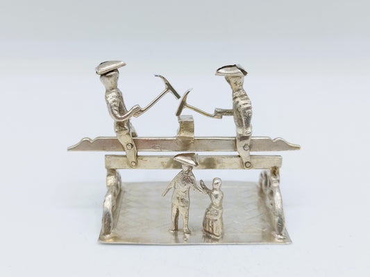 J. Verhoogt uit Hoorn,  een meester in zilveren miniaturen