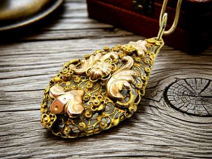 14K gold filigree pendant,
