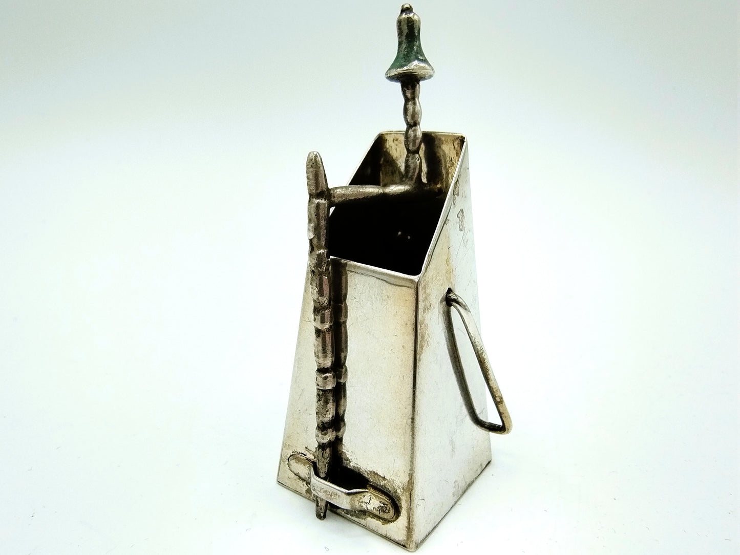 Silver miniature fireplace box, H. Looren - de Jong, Schoonhoven, ca. 1975