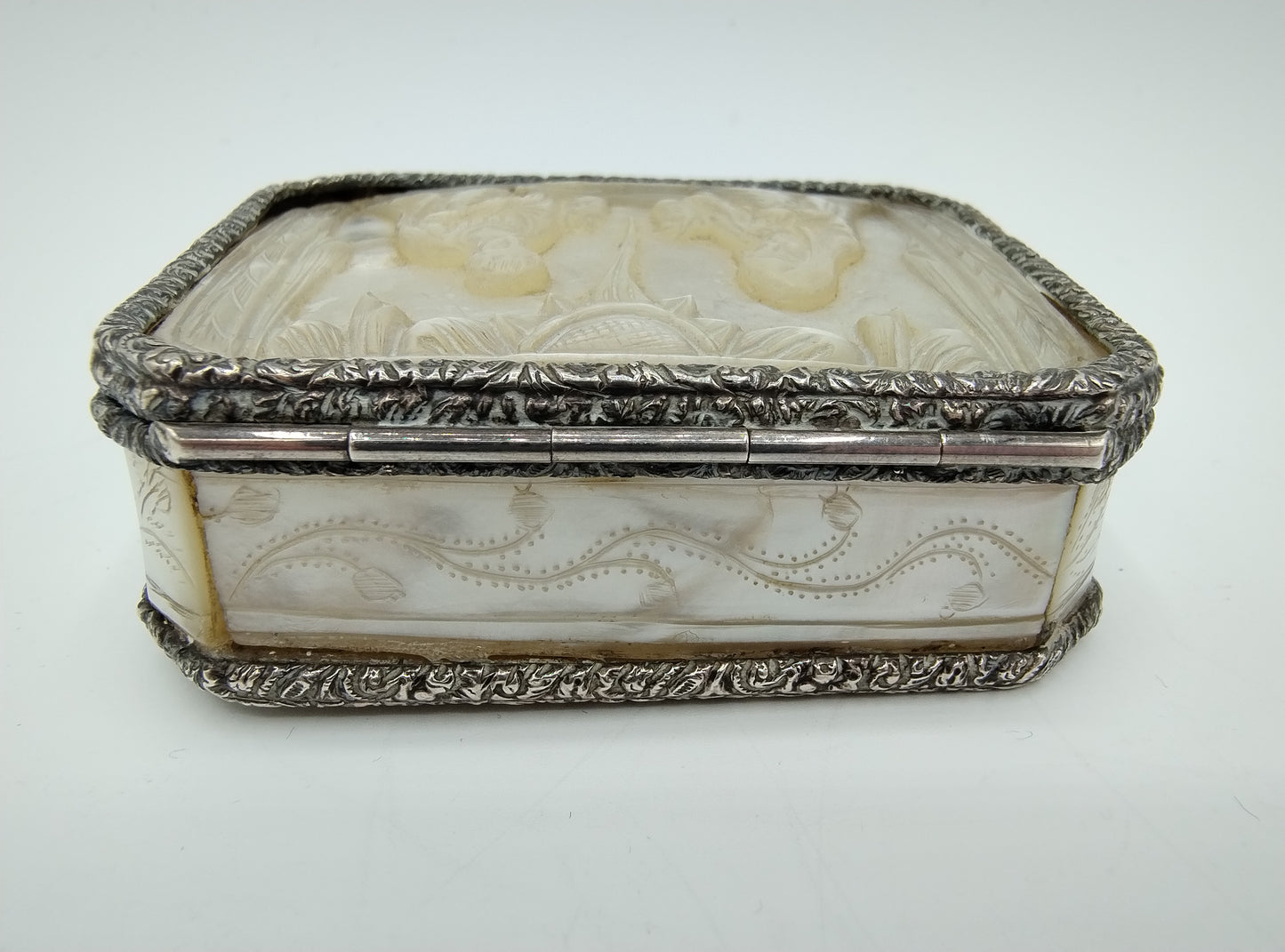 Silver mother-of-pearl box, O. Joling / Midwolda, 19th century