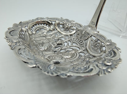 Silver sugar spoon, J. Feddema / Leeuwarden, 18th century