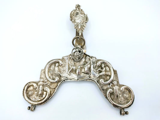 Silver bag bracket with bag hook, GL Schuiten, Groningen, 1810