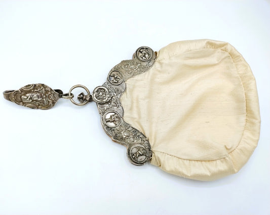 Silver bag bracket, J. Rienstra / Sneek, 18th century.