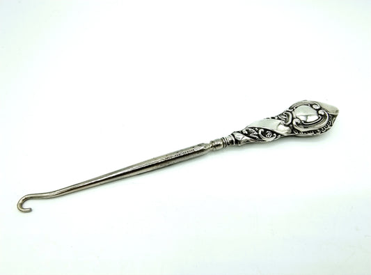 Lace hook with silver handle, C. Horner / Chester (?), 19th century.