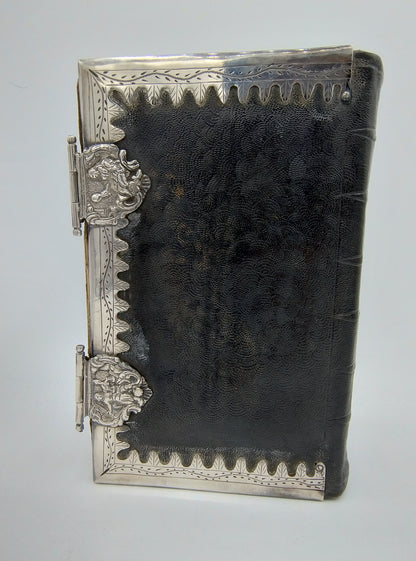 Bible with silver locks and fittings, L. Wijnants / Sappemeer, 18th century