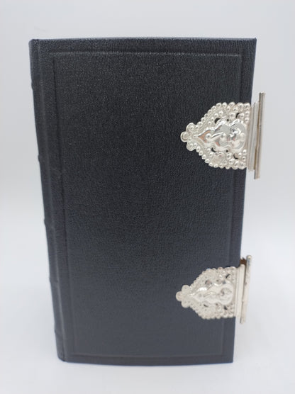 Bible with silver clasps, AJ Nobel / Schoonhoven, 19th century