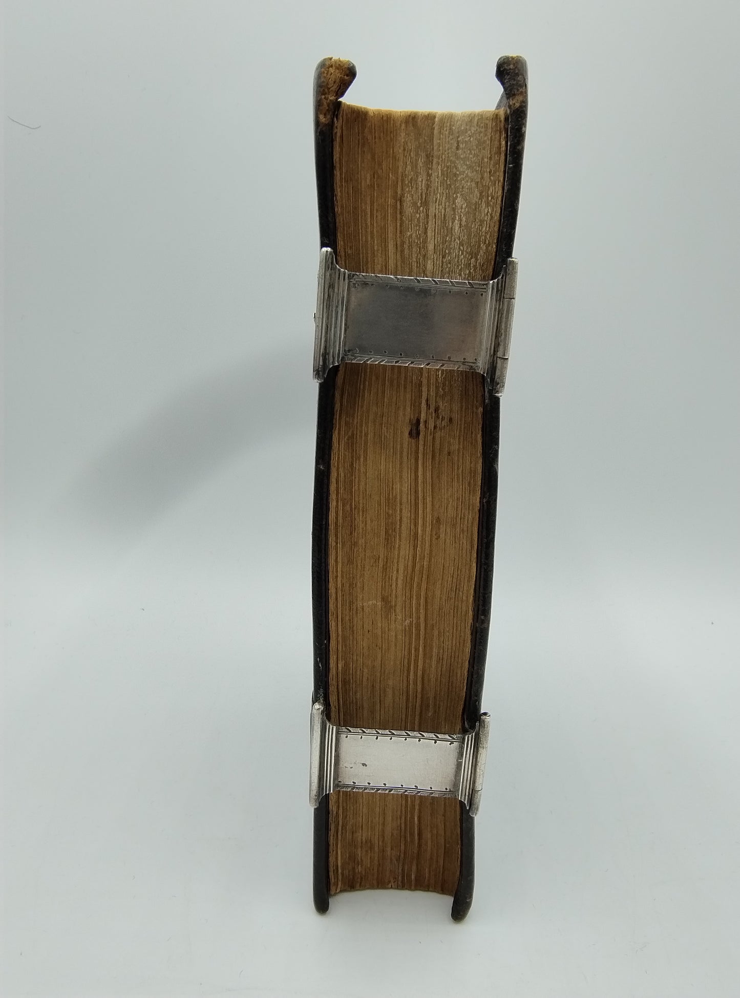 Bible with silver clasps, H. van Kampen / Amsterdam (?), 19th century.