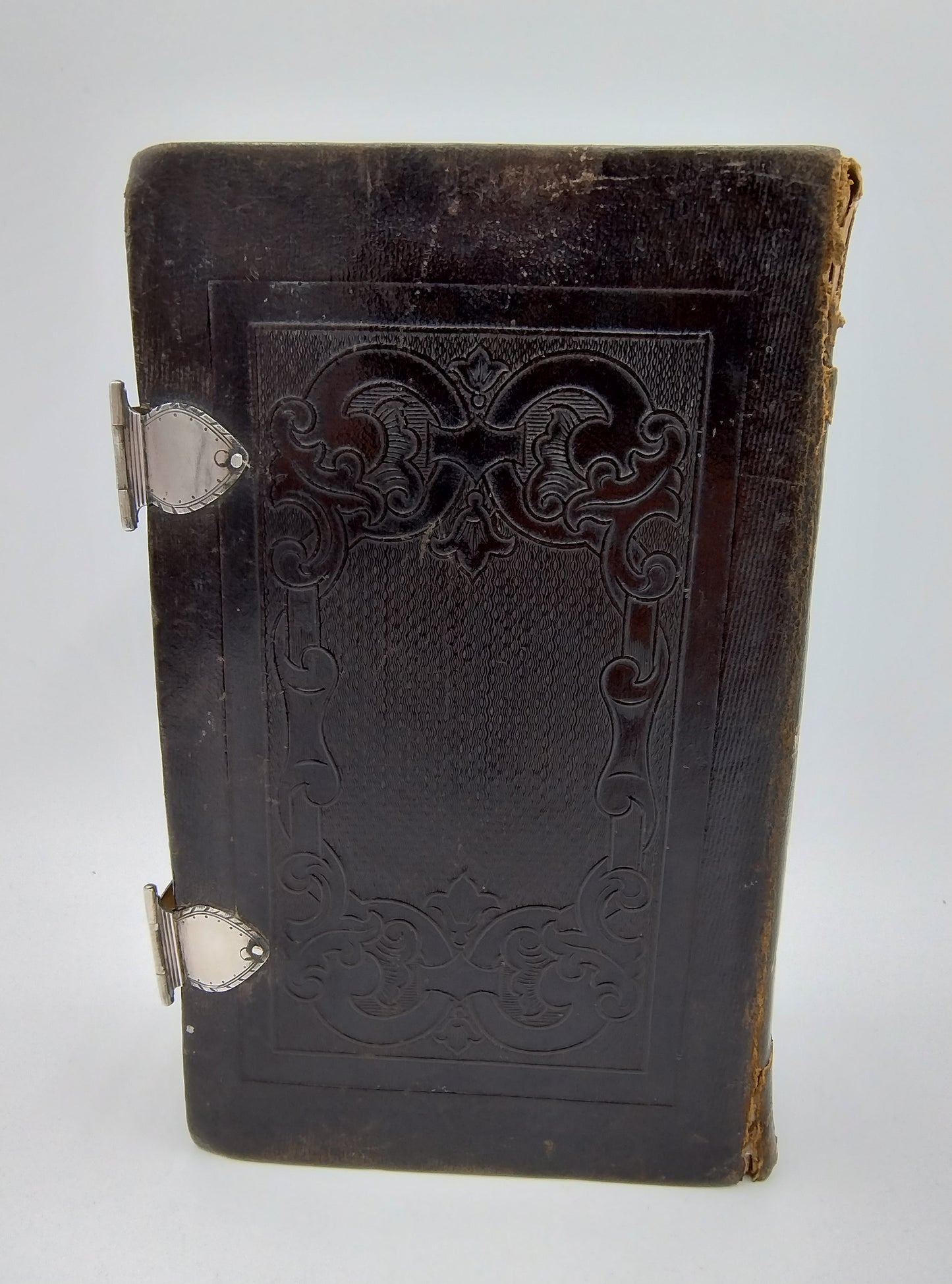 Bible with silver clasps, H. van Kampen / Amsterdam (?), 19th century.