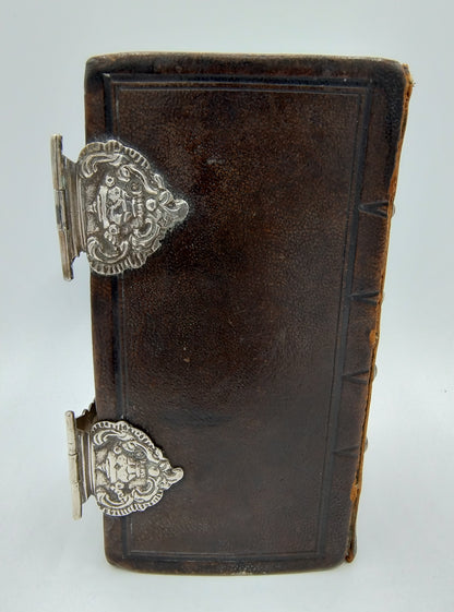 Bible with silver locks, C. Wendels / Middelburg, 19th century